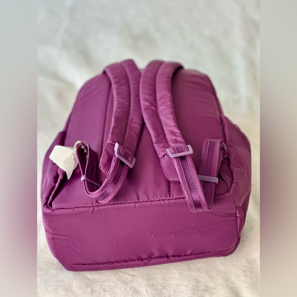 Purple Pacsafe Backpack RFID - ebags NEW WITHOUT TAGS (tag lost during storage ) - Picture 4 of 14